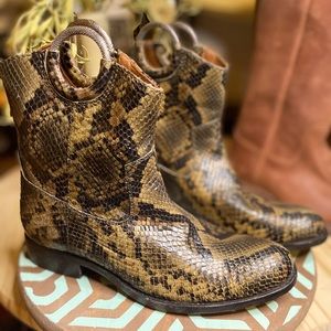 Frye Womens Melissa Snake Skin Ring Short